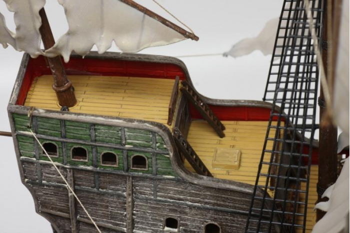 Model Kit loď 9042 - Flying Dutchman (Ghost Ship) (1:100)