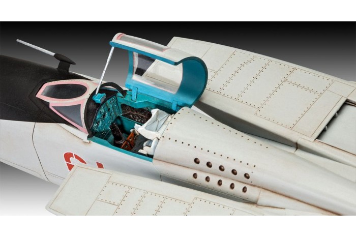 MiG-25 RBT FOXBAT B (1:48) - 03931