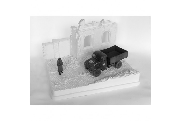 House with wall in rubble - 3N30