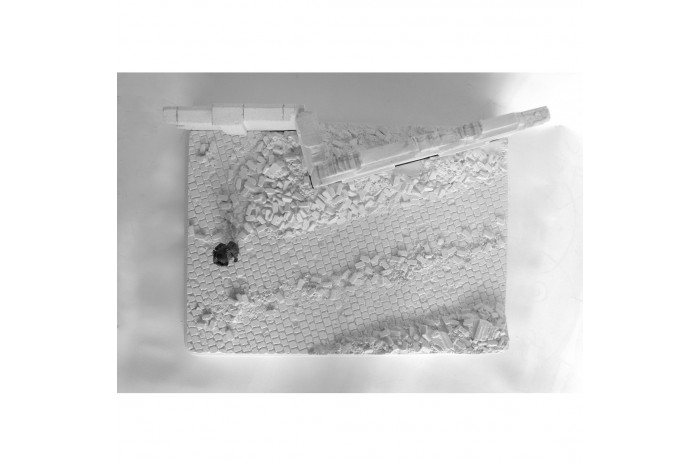 House with wall in rubble - 3N30