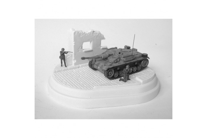 Street with ruin of the house - 7N19