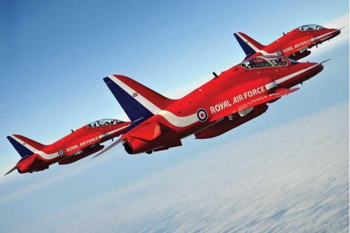 Model Kit letadlo 1303 - Hawk T.Mk.1 ''Red Arrows'' (1:72)
