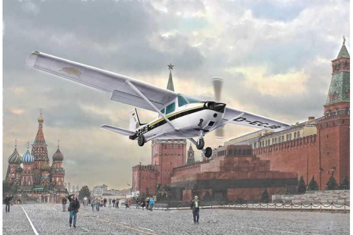 Model Kit letadlo 2764 - CESSNA 172 SKYHAWK - 1987 Landing on Red Square (1:48)