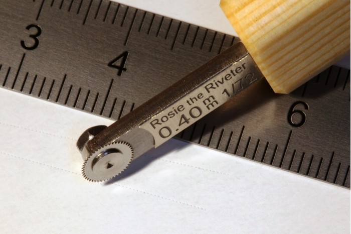 Rosie the Riveter - riveter 0.40 (1:72) - RTR040