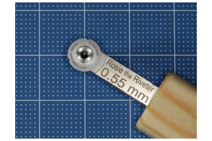 Rosie the Riveter - riveter 0.55 (1:72, 1:48) - RTR055