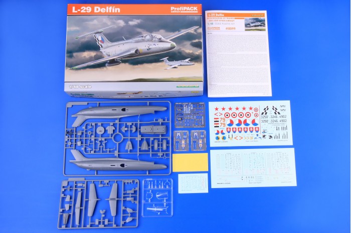 L-29 Dolphin (1:48) - 8099