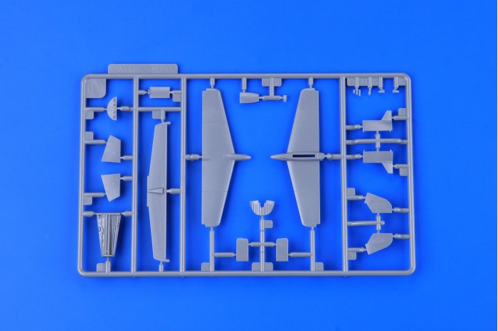 L-29 Dolphin (1:48) - 8099