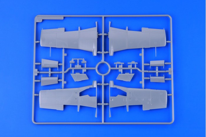 L-29 Dolphin (1:48) - 8099