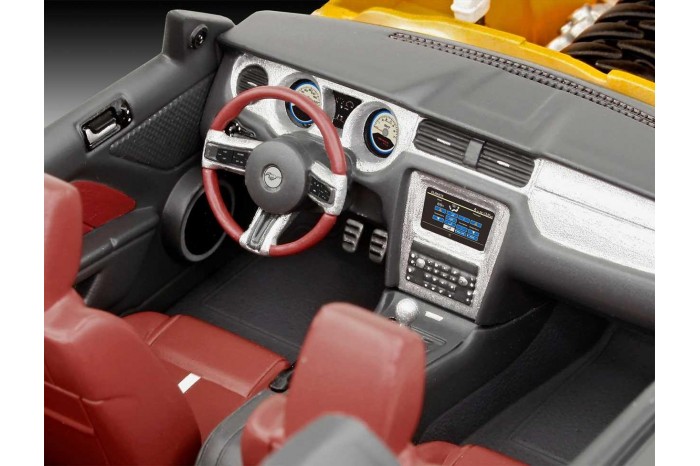 Model Set auto 67046 - 2010 Ford Mustang GT  (1:25)