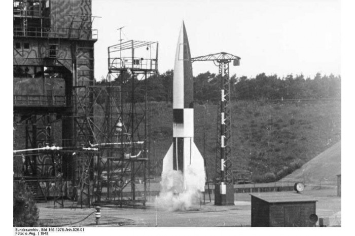 Plastic ModelKit  03309 - German A4/V2 Rocket (1:72)