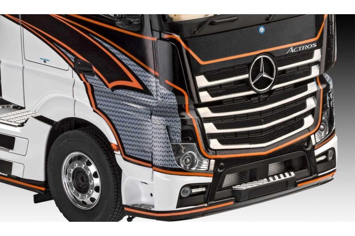 Plastic ModelKit auto 07439 - Mercedes-Benz Actros MP4 (1:24)