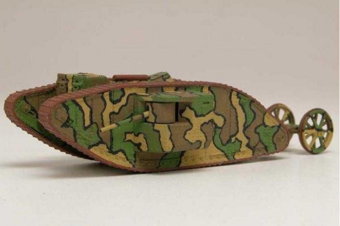 Classic Kit VINTAGE tank A01315V - WWI Male Tank Mk.I (1:76)