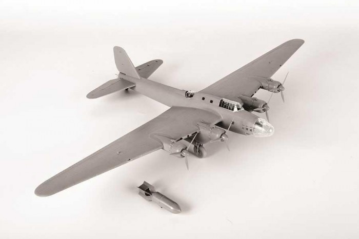 Model Kit letadlo 7291 - Soviet Bomber TB-7 (1:72)