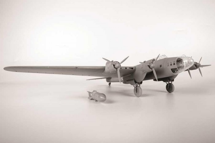 Model Kit letadlo 7291 - Soviet Bomber TB-7 (1:72)