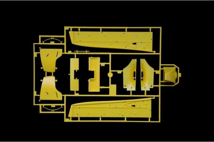 Model Kit auto 4707 - RENAULT RE 20 Turbo (1:12)