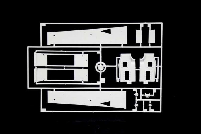Model Kit auto 4707 - RENAULT RE 20 Turbo (1:12)