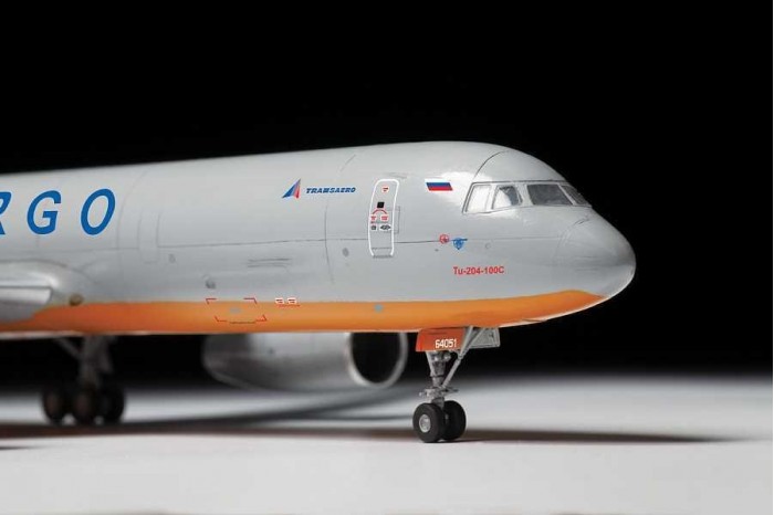 Model Kit letadlo 7031 - Tupolev TU 204-100 Cargo (1:144)