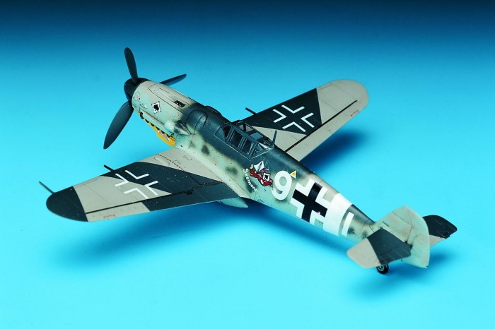 Model Kit letadlo 12467 - MESSERSCHMITT BF109G-6 (1:72)