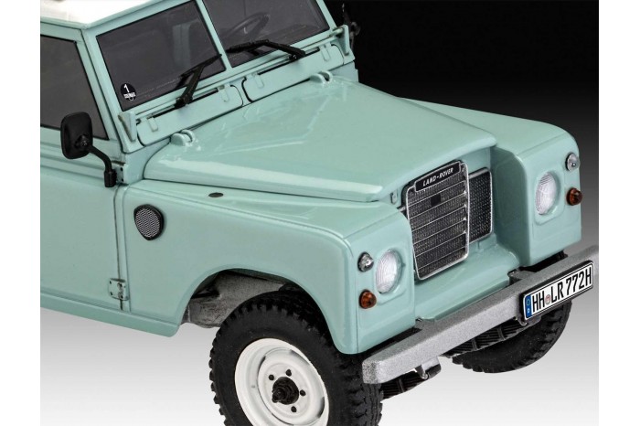Plastic ModelKit auto 07047 - Land Rover Series III (1:24)
