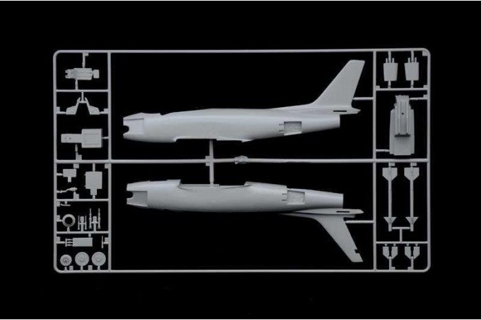 Italeri 2799S 1:48 F-86E Sabre gluing hobbies crafts model making plastic construction kit faithful replica assembly