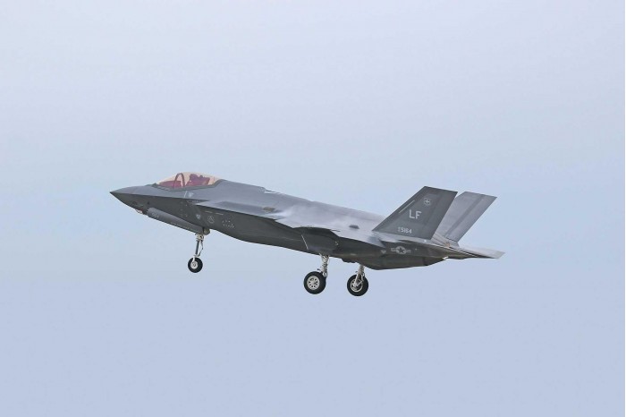 Plastic ModelKit letadlo 03868 - F-35A Lightning II (1:72)