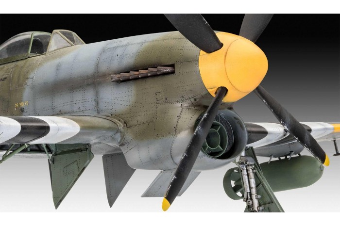 Plastic ModelKit letadlo 03851 - Hawker Tempest V (1:32)