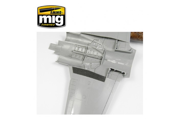 ANTI-SLIP PASTE - BLACK COLOR FOR 1:72 & 1:48 - 2034