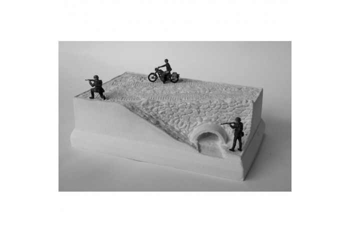 Road with pipe - 7N24