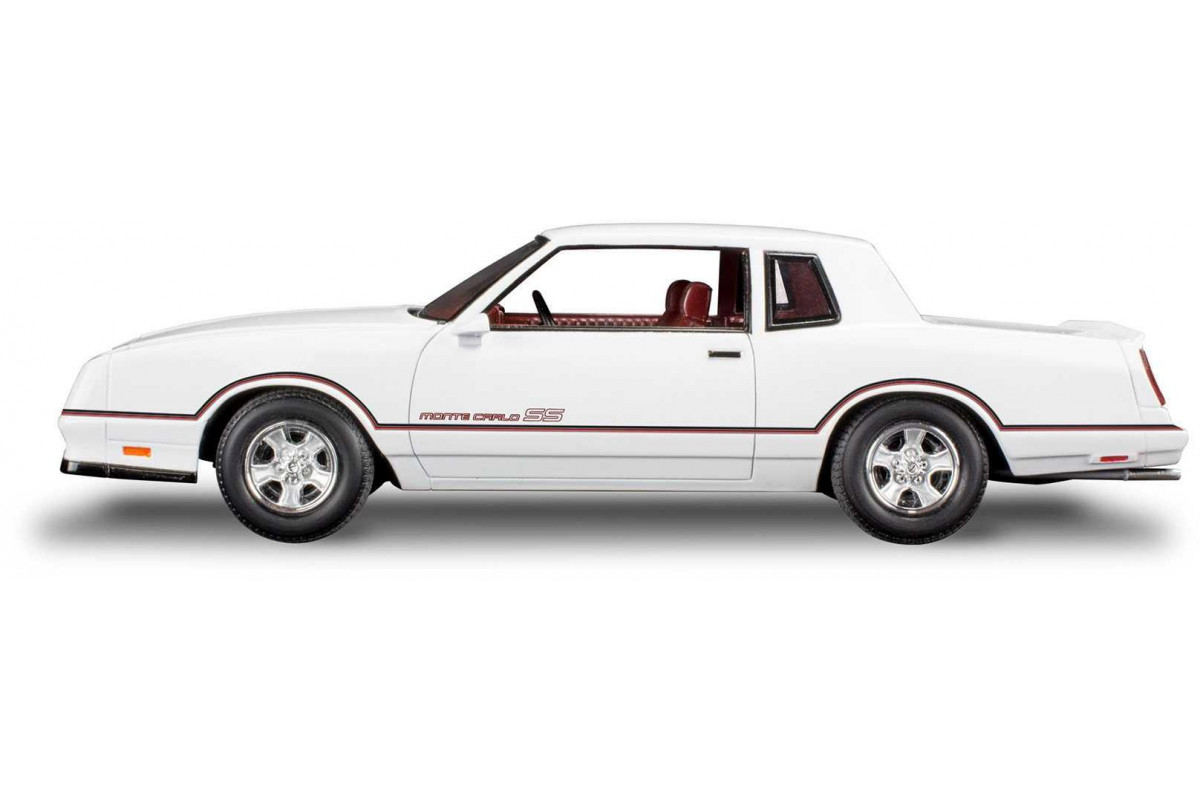 Monogram Revell Plastic ModelKit MONOGRAM auto 4496 1986 Monte