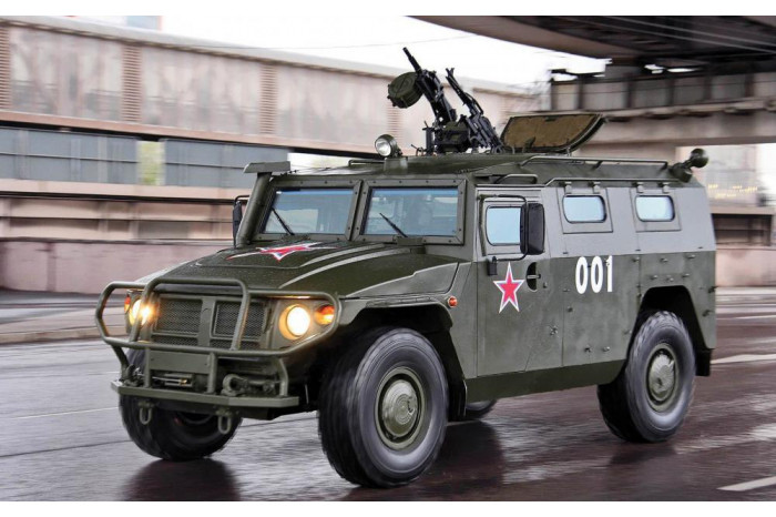 Model Kit military 3668 - Russian Armored Vehicle GAZ "Tiger" (1:35)