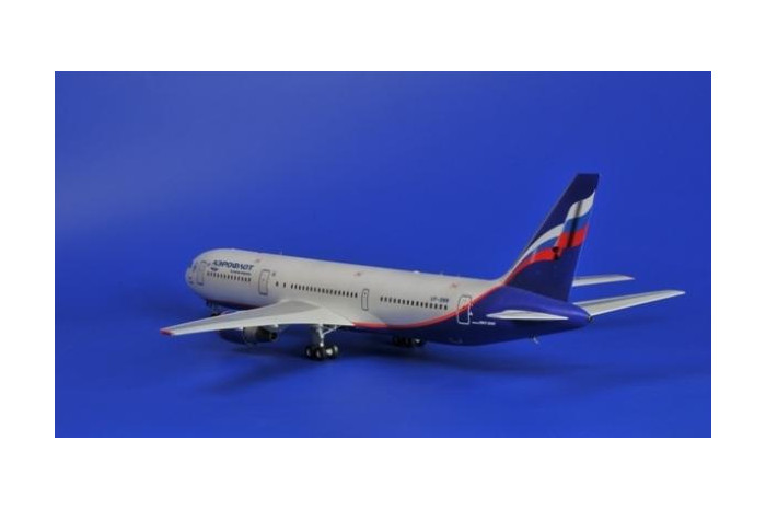 Model Kit letadlo 7005 - Boeing 767-300 (1:144)