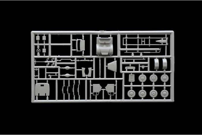 Model Kit military 7055 - Kfz. 305 AMBULANCE (1:72)
