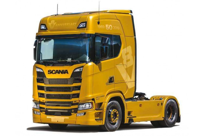 Model Kit truck 3927 - SCANIA S730 HIGHLINE 4x2 (1:24)