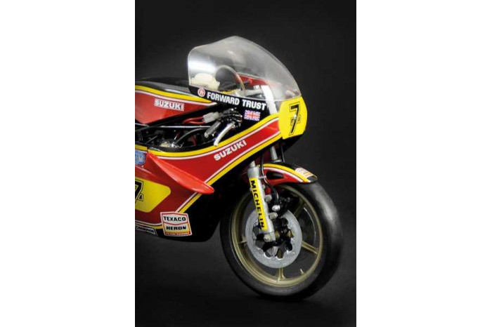 Suzuki RG 500 Team Heron プラモデル　プロッター Suzuki RG 500 Team Heron プラモデル プロッター - メルカリ