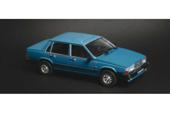 Model Kit auto 3623 - Volvo 760 GLE (1:24)