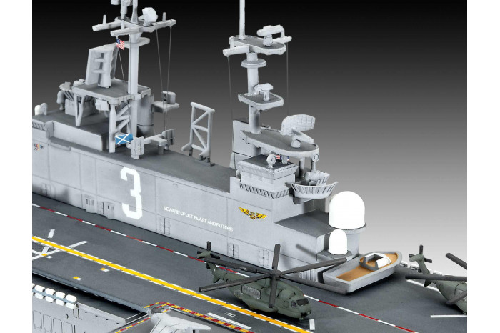 Plastic ModelKit loď 05178 - Assault Carrier USS WASP CLASS (1:700)