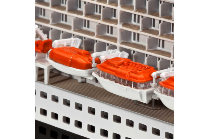 Plastic ModelKit loď 05231 - Queen Mary 2 (1:700)