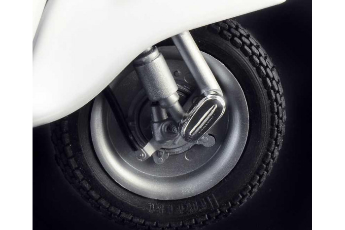 Model Kit motorka 4633 - VESPA 125 PRIMAVERA (1:9)