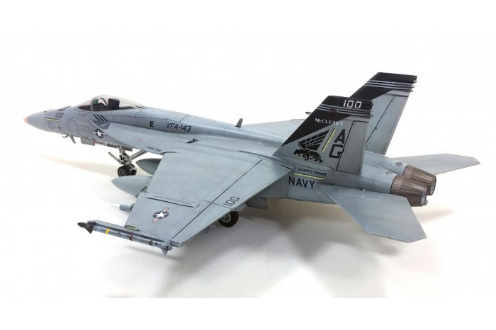 Model Kit letadlo 12547 - USN F/A-18E VFA-143 "PUKIN DOGS" (1:72)