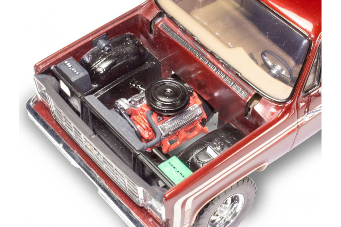 Plastic ModelKit MONOGRAM auto 4486 - 76 Chevy Sports Stepside Pickup (1:25)