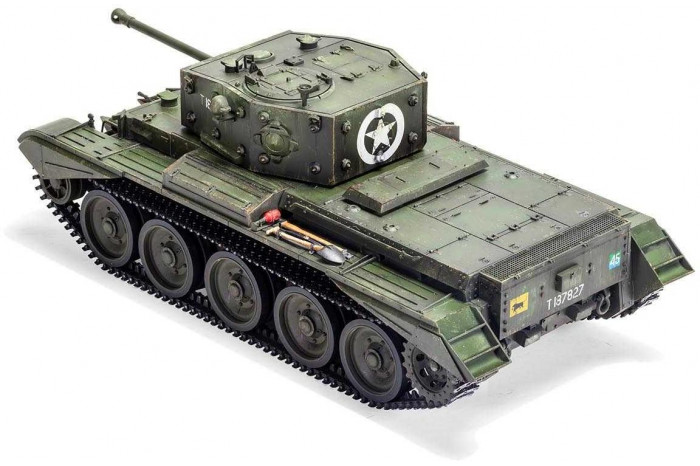 Classic Kit tank A1373 - Cruiser Mk.VIII A27M Cromwell Mk.IV (1:35)