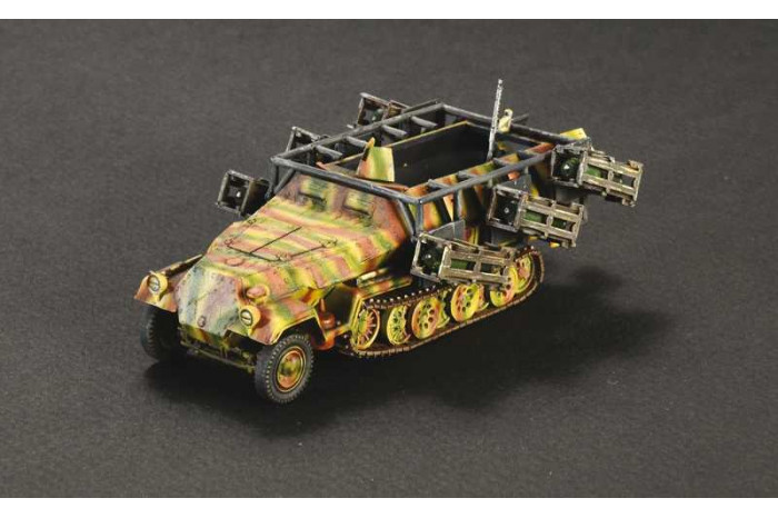Model Kit tank 7080 - Sd. Kfz. 251/1 Wurfrahmen Stuka zu Fuss (1:72)