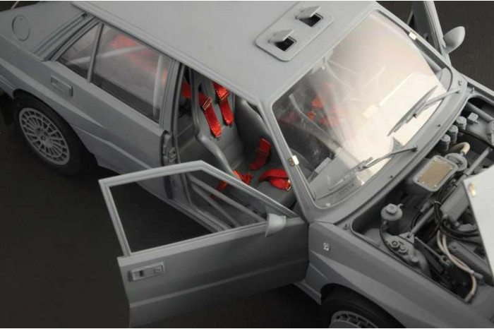 Model Kit auto 4709 - Lancia Delta HF Integrale (1:12)