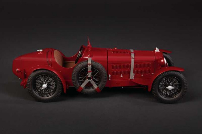 Model Kit auto 4708 - Alfa Romeo 8C 2300 Roadster (1:12)