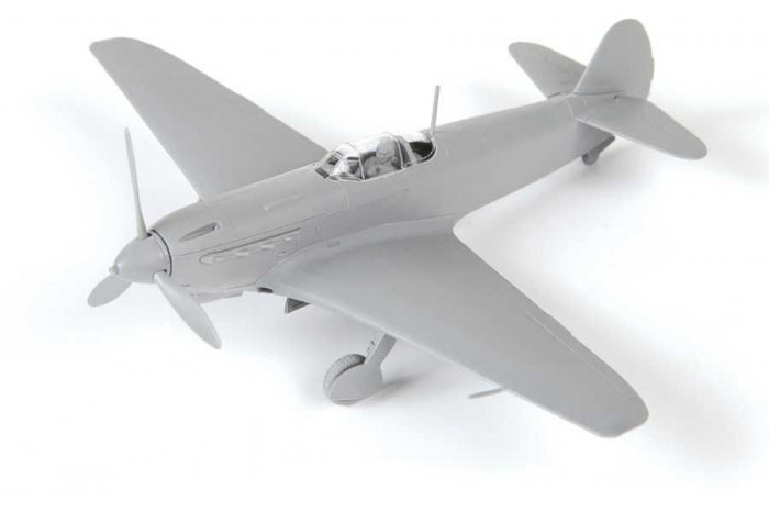 Model Kit letadlo 7313 - YAK-9 Soviet fighter (1:72)
