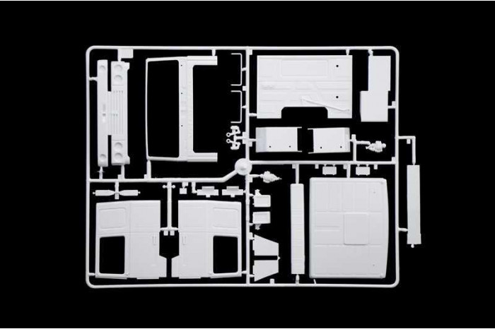 Model Kit truck 3957 - Volvo F-12 Intercooler (Low Roof) with accessories (1:24)
