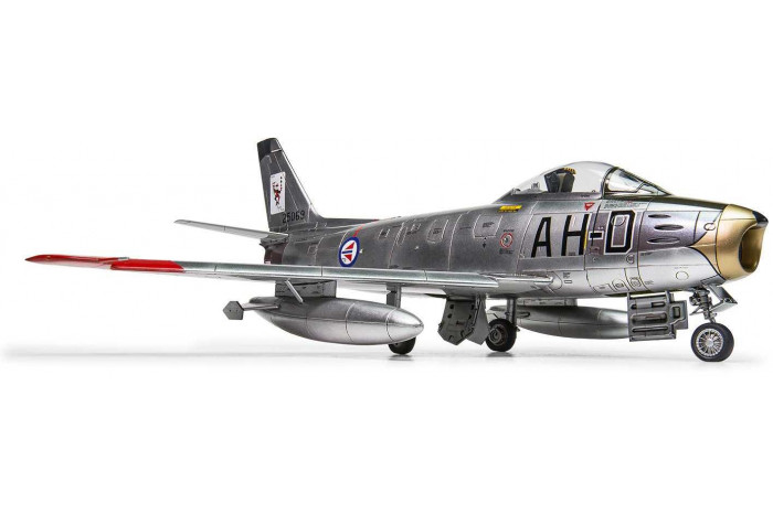 Classic Kit letadlo A08110 - North American F-86F-40 Sabre (1:48)
