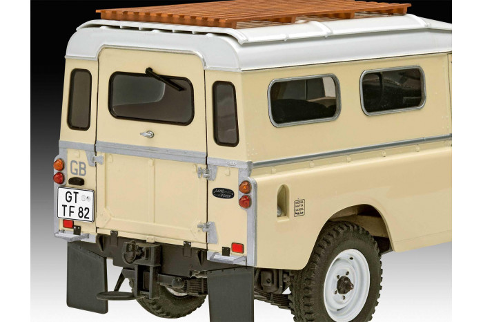 Plastic ModelKit auto 07056 - Land Rover Series III LWB (commercial) (1:24)