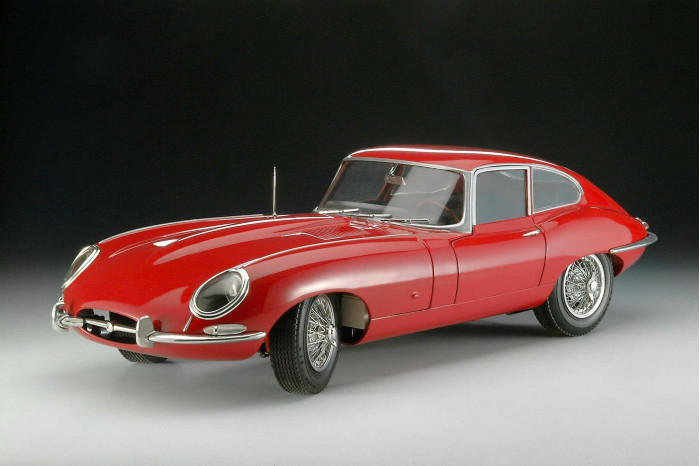 Plastic ModelKit auto 07717 - Jaguar E-Type (1:8)
