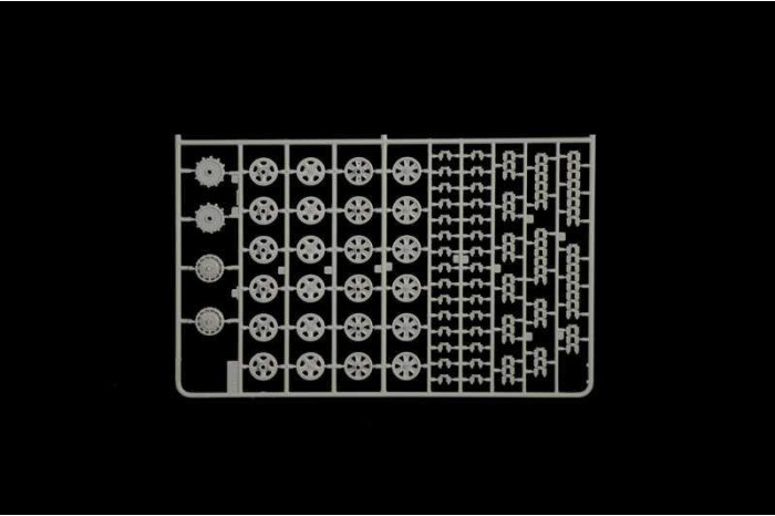 Model Kit military 6595 - Sd. Kfz. 10 Demag with Le. IG18 and Crew (1:35)